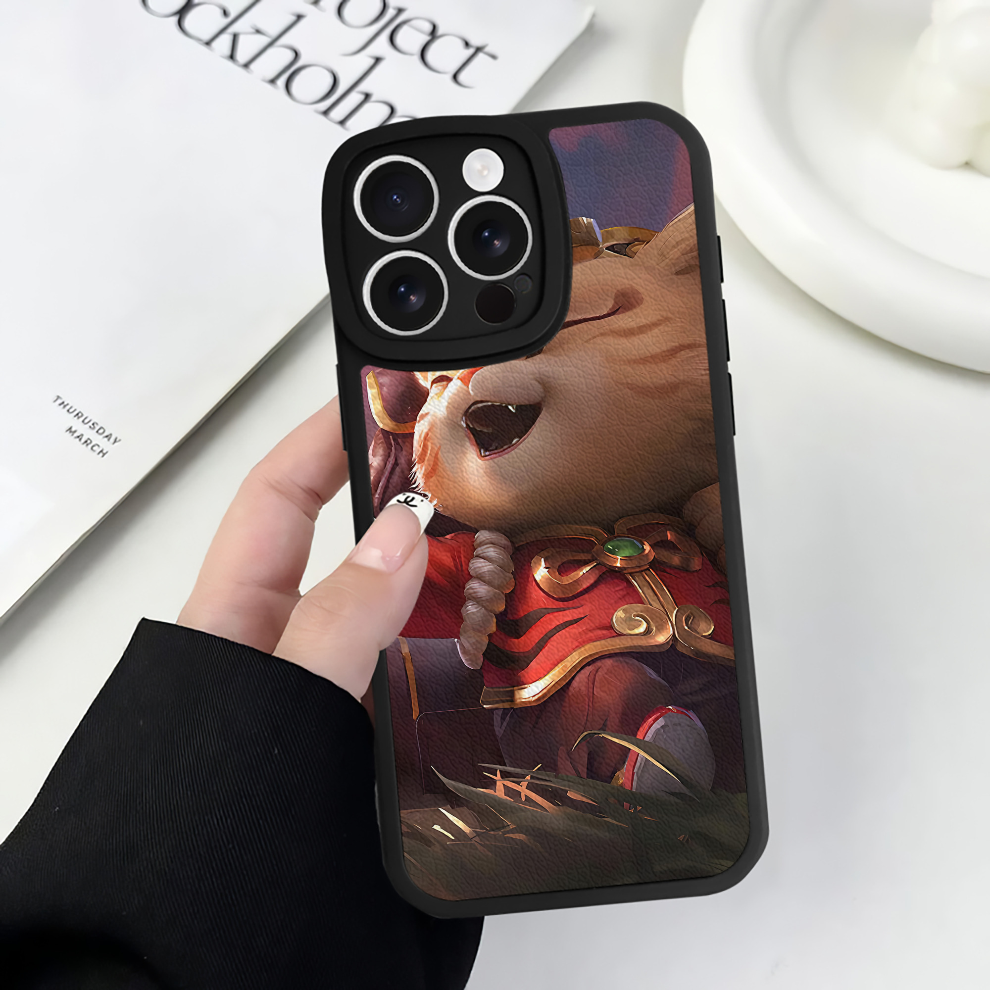 リーグ・オブ・レジェンド League of Legends LOL 【iPhone 16シリーズ対応】シリコンスマホケース（レザー調） 材質：シリコン